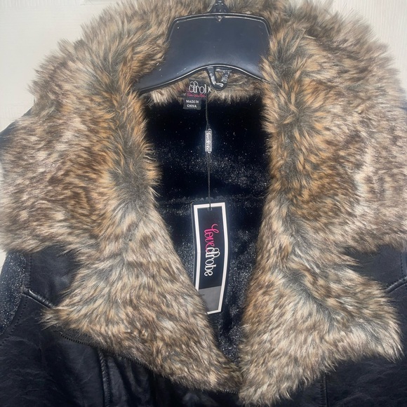 NWT💕 Plus Size Faux Fur Collar Vest - Picture 8 of 13